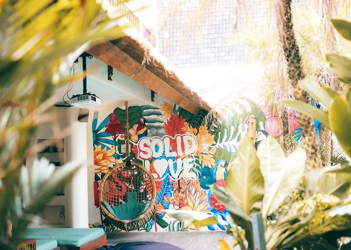 ホステル Soleia Surf Camp Bali チャングー